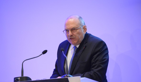 Jean Michel Brun visite locaux FF Clubs Omnisports