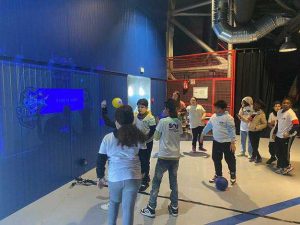 Des enfants qui participent à la Semaine Olympique et Paralympique avec la Fédération Française des Clubs Omnisports