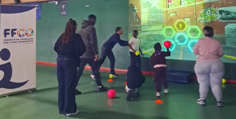 Photo de jeunes jouant à NéoX'périences le samedi 28 mars à Courcouronnes (91)